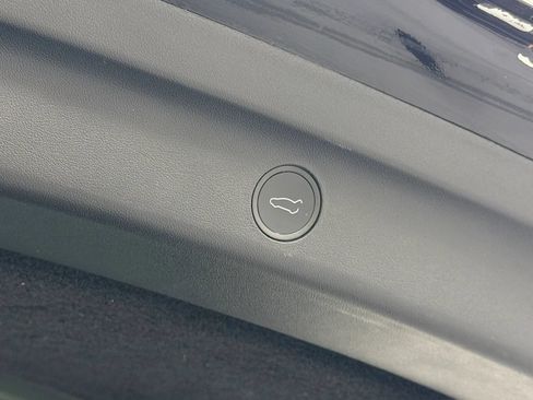 Used 2024 Tesla Model Y 2WD image 36