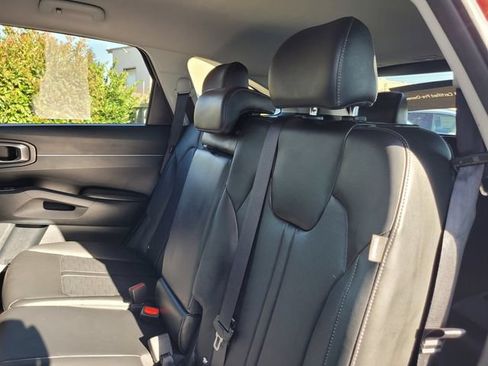 Certified 2024 Kia Sorento S FWD image 16