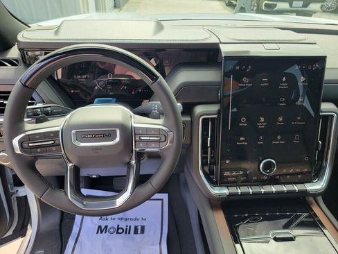 New 2026 GMC Yukon Denali w/ Denali Reserve Package RWD image 17