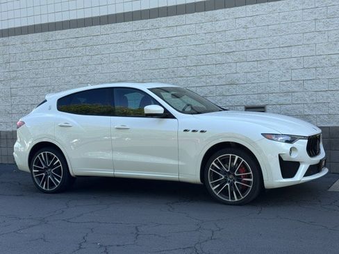 Used 2019 Maserati Levante GTS AWD/4WD image 4