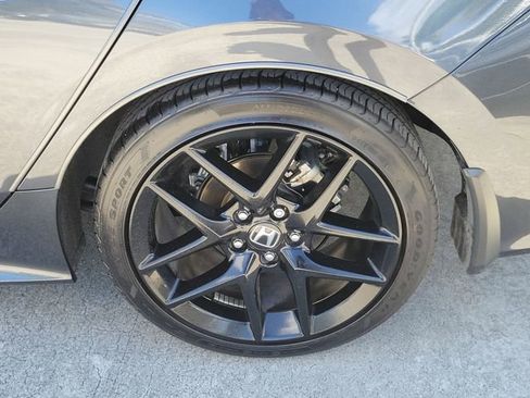 Used 2025 Honda Civic Sport image 5