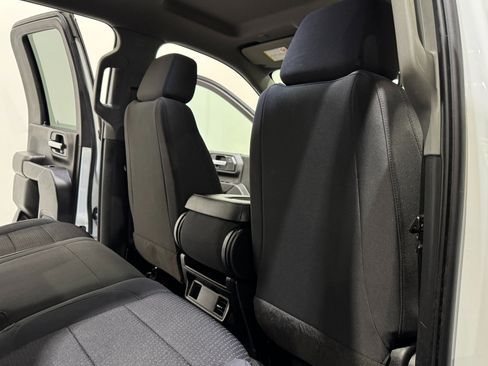 Used 2022 Chevrolet Silverado 2500 Custom w/ Custom Value Package image 18