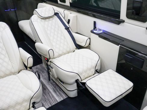 Used 2024 Mercedes-Benz Sprinter 3500 image 77