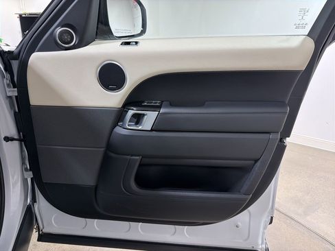 Used 2020 Land Rover Range Rover Sport HSE image 23