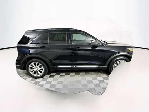 Used 2020 Ford Explorer XLT w/ Equipment Group 202A RWD image 9