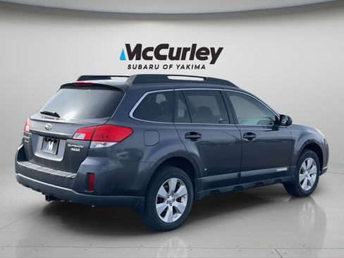 Used 2010 Subaru Outback 2.5i Limited w/ Popular Equipment Group 2A image 9