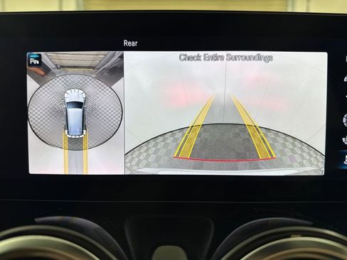 Used 2022 Mercedes-Benz GLB 250 4MATIC image 15