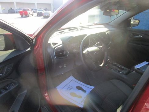 Used 2023 Chevrolet Equinox RS image 18