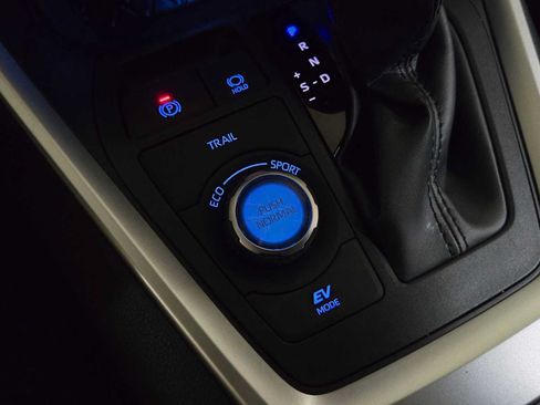 Used 2020 Toyota RAV4 XSE AWD/4WD image 30