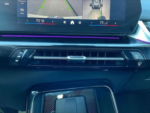 Used 2025 BMW X2 xDrive28i w/ Premium Package image 36