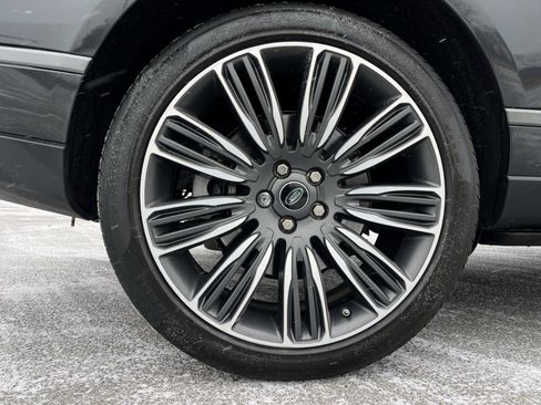 Used 2021 Land Rover Range Rover Long Wheelbase Autobiography image 9