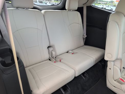 Used 2023 Buick Enclave Essence w/ Experience Buick Package FWD image 8