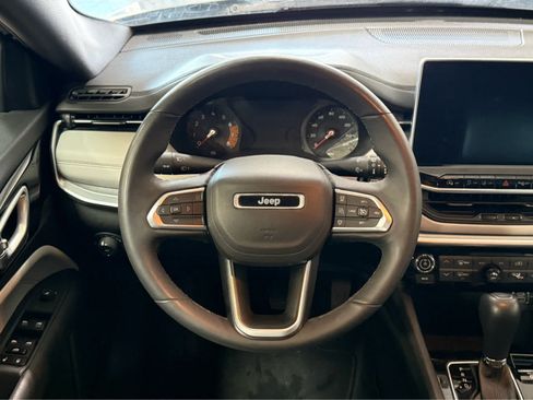Used 2025 Jeep Compass Limited AWD/4WD image 17