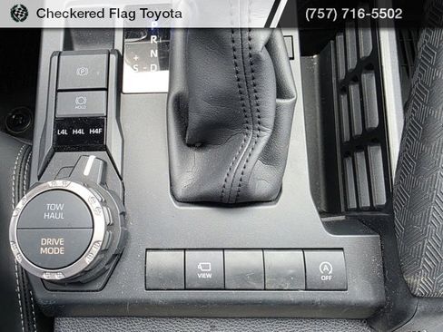 Used 2025 Toyota 4Runner Limited image 19