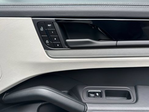 New 2026 Porsche Cayenne Coupe AWD/4WD image 20