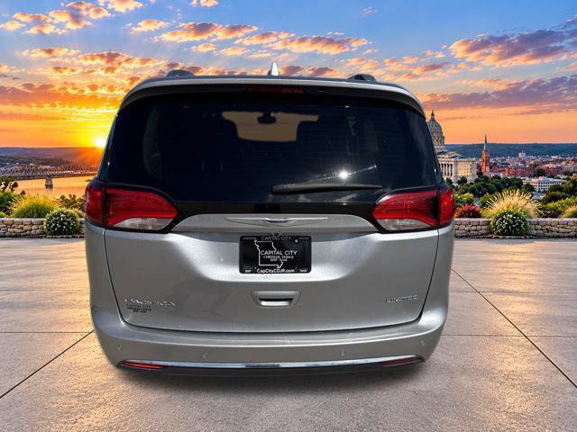 Used 2020 Chrysler Pacifica Limited FWD image 8