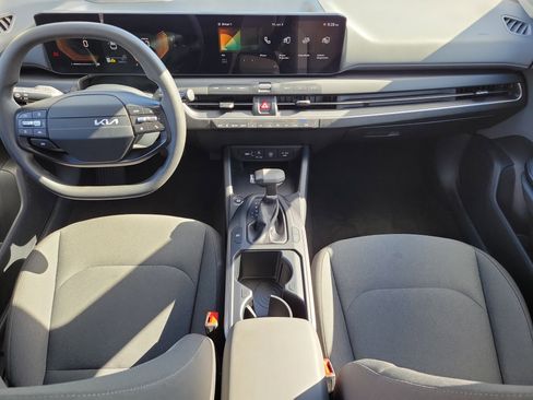 Used 2025 Kia K4 FWD image 17