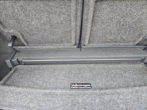 Used 2019 Volkswagen Tiguan SEL FWD image 22