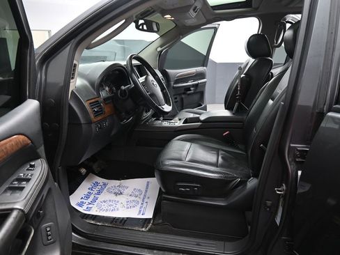 Used 2012 Nissan Armada Platinum image 32