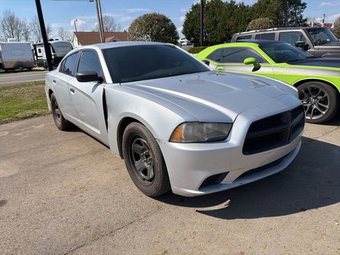 Used 2013 Dodge Charger Police RWD image 3