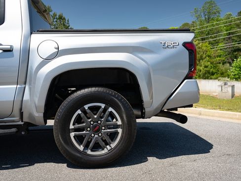 Used 2025 Toyota Tacoma TRD Sport AWD/4WD image 6