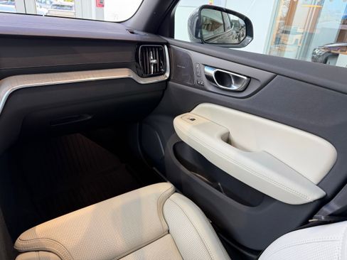 New 2026 Volvo V60 B5 Cross Country Ultra w/ Protection Package Premier image 22