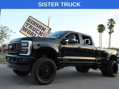 Used 2025 Ford F350 Platinum AWD/4WD image 1
