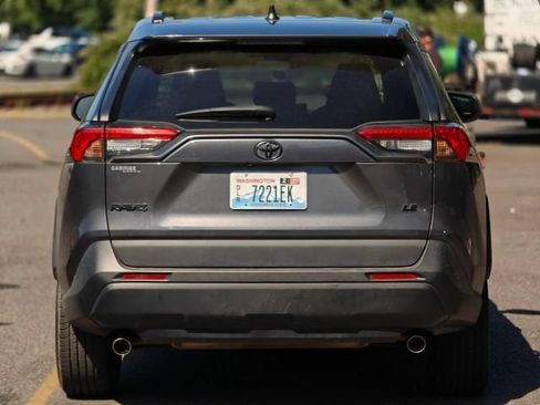 Used 2021 Toyota RAV4 LE w/ Carpet Mat Package (TMS) FWD image 6