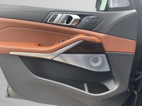 Used 2026 BMW X7 M60i image 19