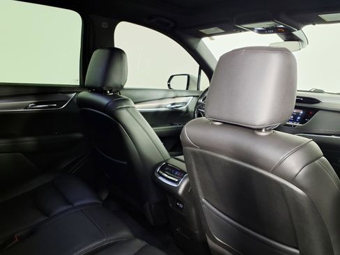 Certified 2024 Cadillac XT6 Luxury FWD image 11