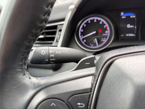 Used 2024 Toyota Camry SE image 14