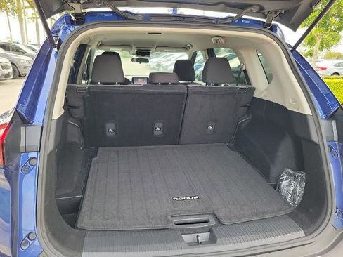 Certified 2023 Nissan Rogue SV image 14