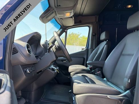 Used 2024 Mercedes-Benz Sprinter 2500 image 9