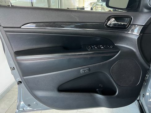 Used 2020 Jeep Grand Cherokee Trailhawk w/ Premium Lighting Group AWD/4WD image 8