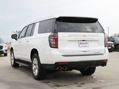 Used 2024 Chevrolet Suburban Premier AWD/4WD image 7