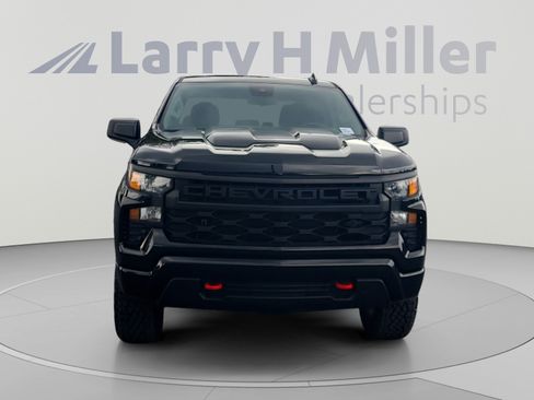 Used 2025 Chevrolet Silverado 1500 Custom Trail Boss w/ LPO, Dark Essentials Package AWD/4WD image 8