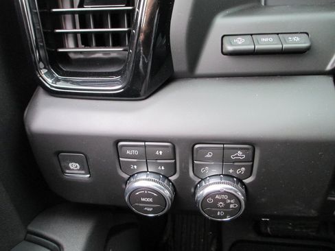 New 2026 GMC Sierra 2500 AT4 w/ AT4 Premium Plus Package image 22