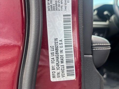 Used 2022 Jeep Grand Cherokee Altitude AWD/4WD image 17