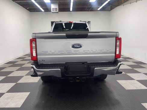 Used 2024 Ford F350 XLT image 3
