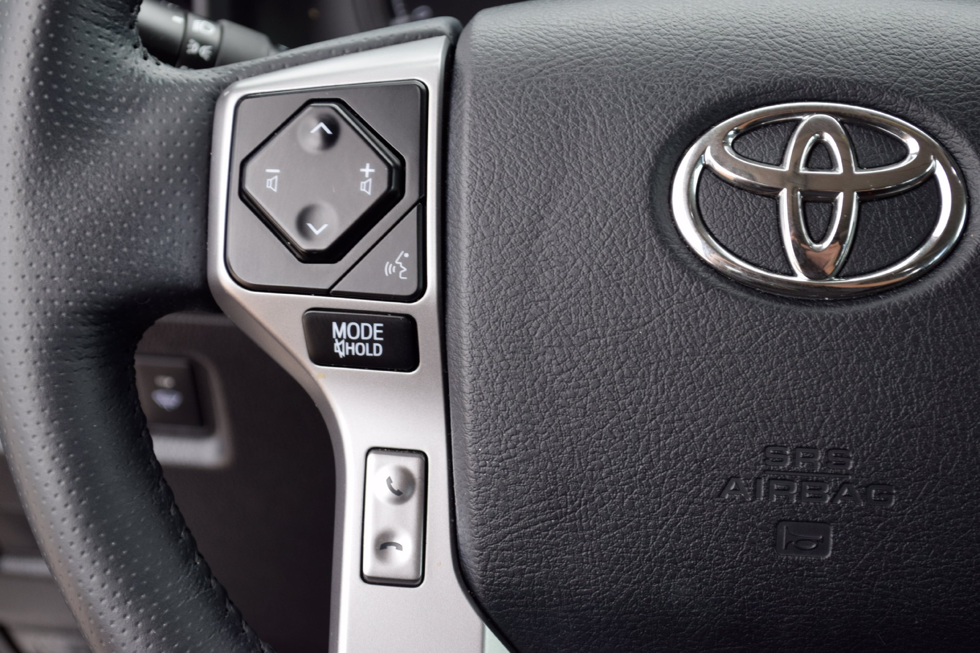 Used 2023 Toyota 4Runner SR5 Premium w/ Moonroof Package RWD image 8