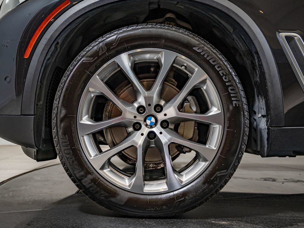 Used 2023 BMW X5 xDrive40i w/ Premium Package AWD/4WD image 10