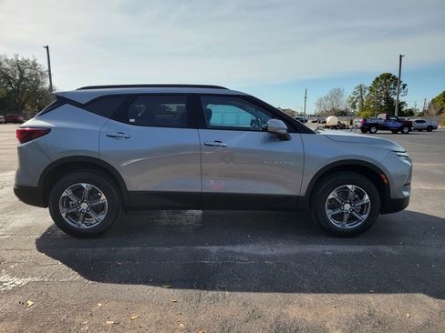 Used 2026 Chevrolet Blazer LT image 4