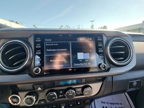 Used 2022 Toyota Tacoma TRD Sport w/ Technology Package image 14