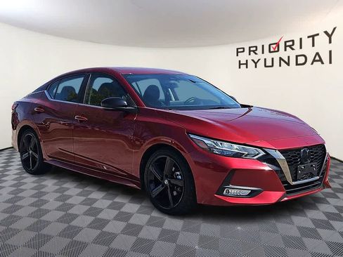 Used 2022 Nissan Sentra SR w/ Trunk Package FWD image 3