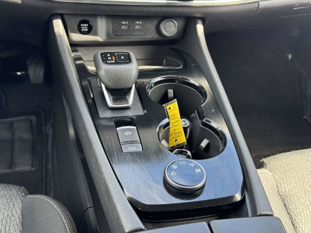 Used 2024 Nissan Rogue SV AWD/4WD image 19