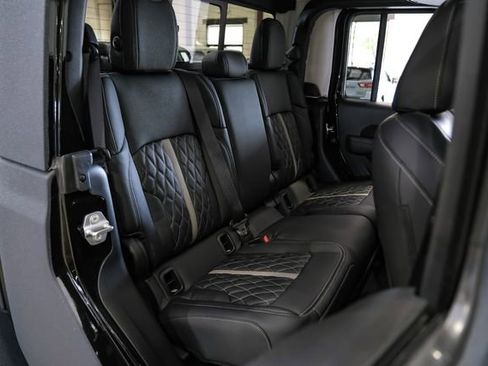 Used 2025 Jeep Gladiator Sport image 47