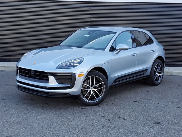 Used 2025 Porsche Macan AWD/4WD image 1