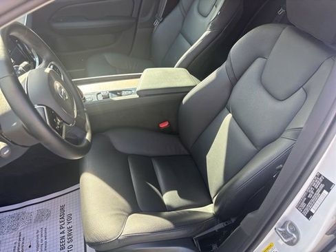 Used 2025 Volvo V60 B5 Cross Country Plus image 13