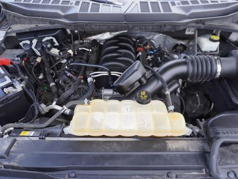 Certified 2021 Ford F150 XLT w/ Equipment Group 302A High image 26