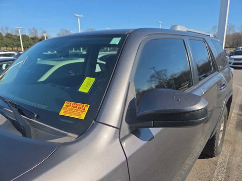 Used 2018 Toyota 4Runner SR5 image 11